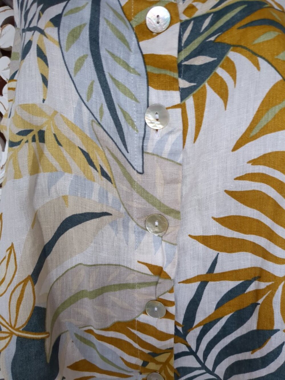 S Oversized Linen Button Up Sleeveless Tunic Top - Picture 2 of 8